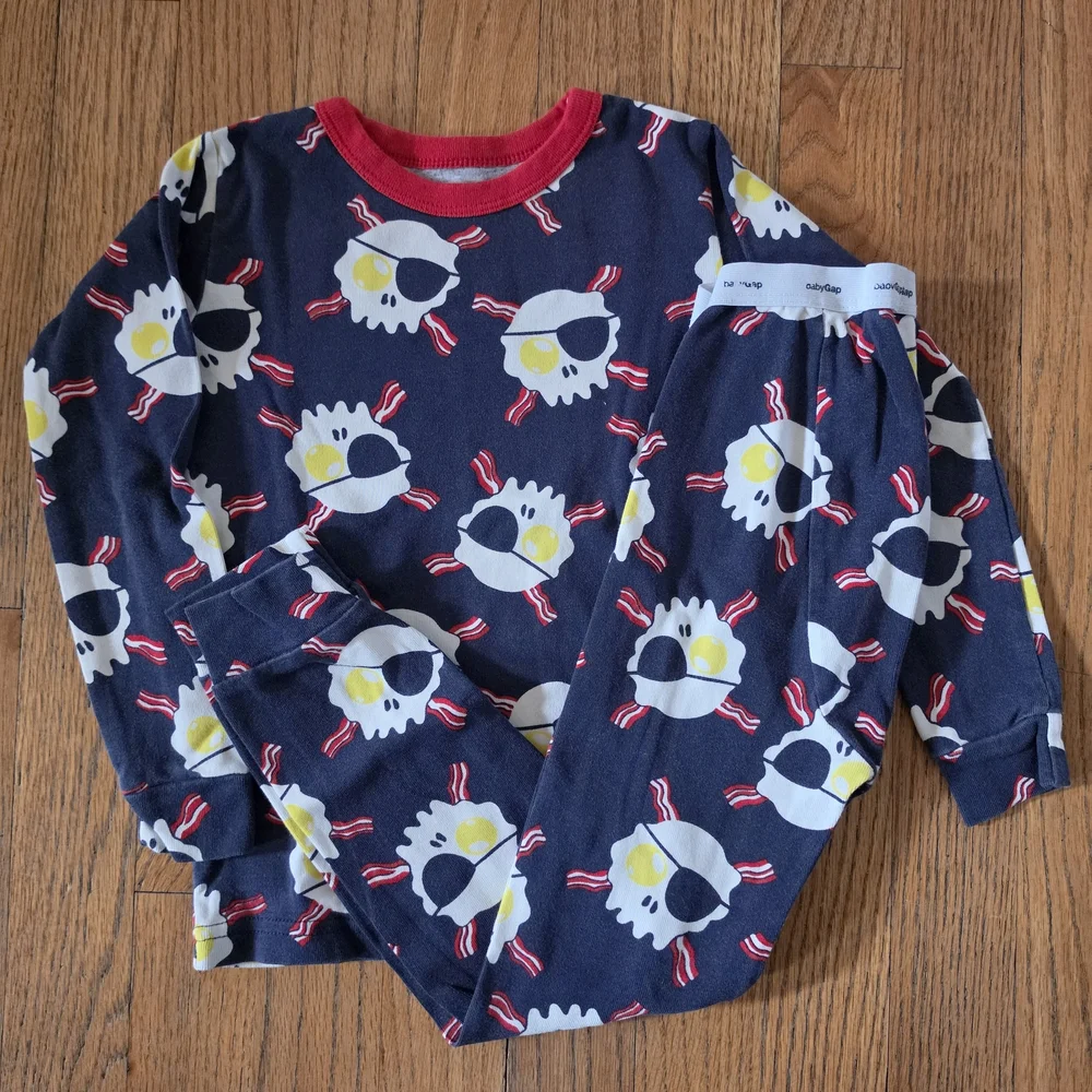 GAP Fun Egg Skull & Bacon Kids Pajama Set Size 5